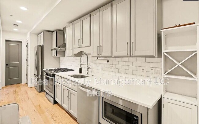 Building Photo - 811 Upshur St NW