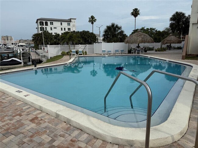 Building Photo - 255 Dolphin Point