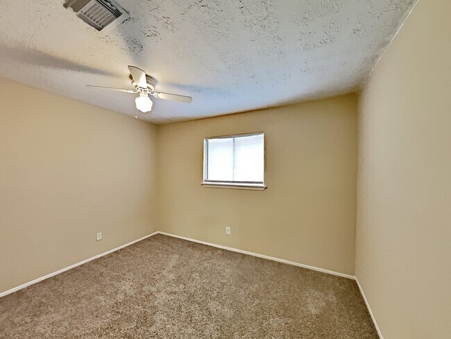 Building Photo - 5303 Enchanted Mist Dr