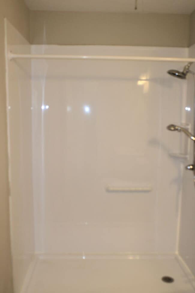 Building Photo - Awesomely Located 3 bedroom 2 bath Available!