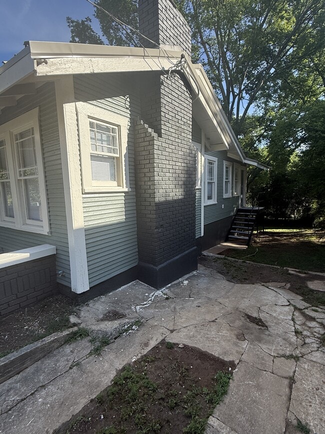 Building Photo - 729 80th Pl S