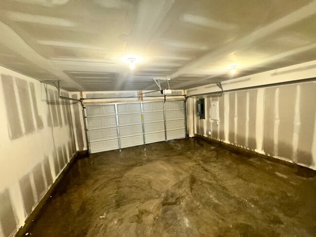 Building Photo - 10187 Blue Wing Ln