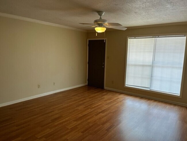 Building Photo - Camellia Cove Apartment Homes
