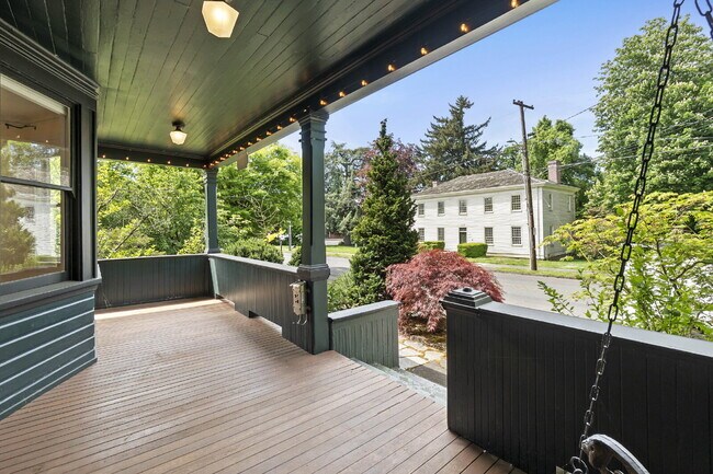 Building Photo - Beautifully Restored 3-Bedroom Home in Historic Section of Oregon City