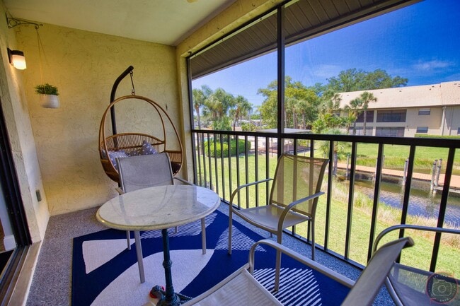 Building Photo - Seasonal Short-Term 2-Bedroom 2-Bath 2nd Floor Condo Located at Mission Lakes!
