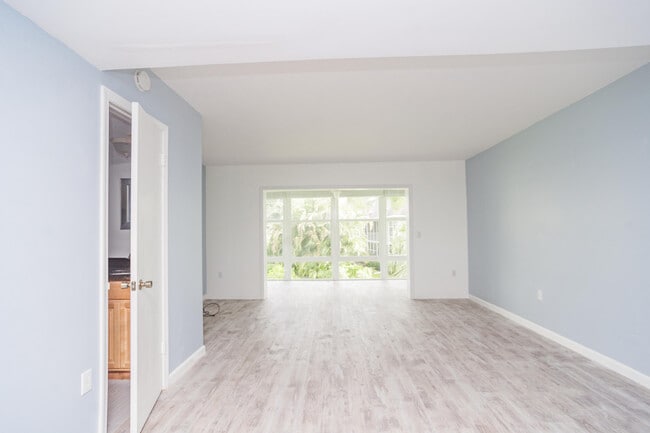 Building Photo - 1901 Indian River Blvd