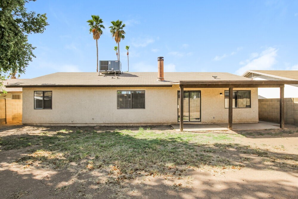 Building Photo - 10308 W Calle Del Oro
