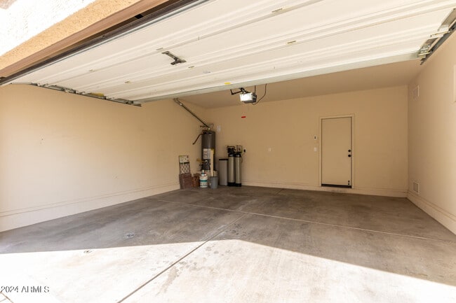 Building Photo - 3464 S Bluejay Dr