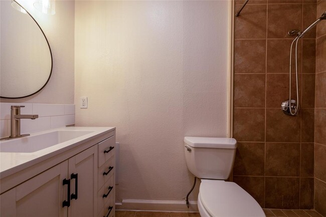 Building Photo - 4304 Scottsdale Rd