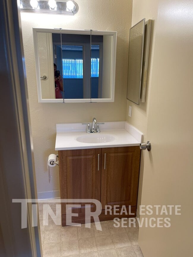 Building Photo - 7827 Zenith Dr