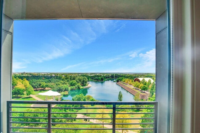 Building Photo - 1701 Simond Ave Ave