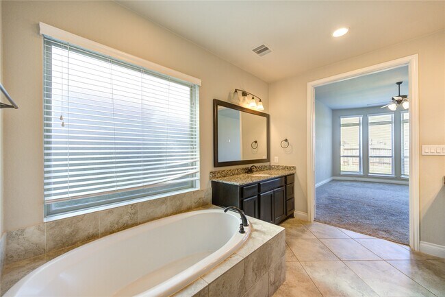 Building Photo - 4207 Abigail Wy