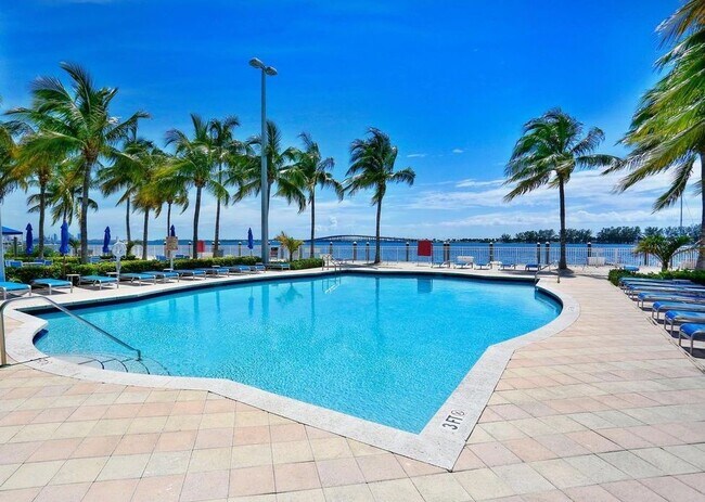 Primary Photo - 2101 Brickell Ave