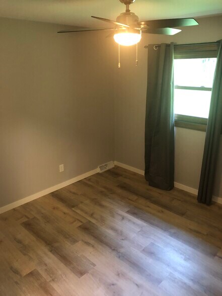 Building Photo - 7114 Park Shores Ct