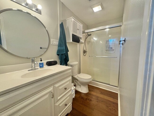Building Photo - Spacious 3-Bed, 2-Bath Home with Large Sho...