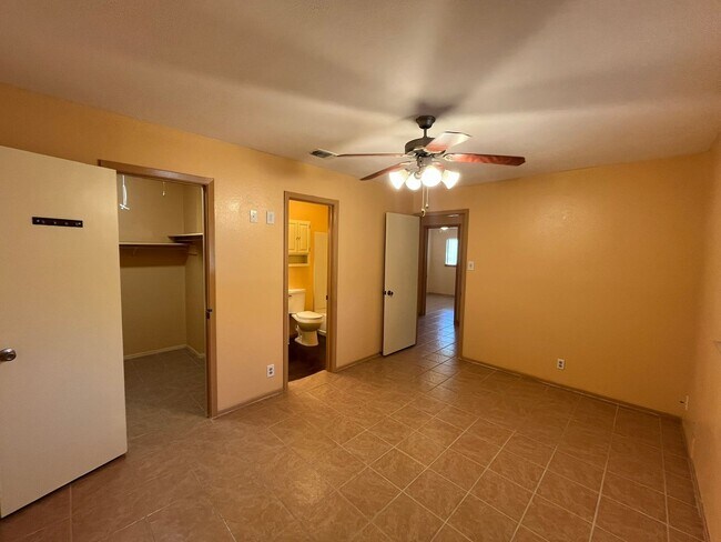 Building Photo - 7339 Hunters Land