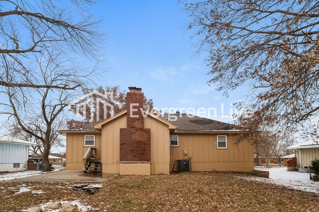 Building Photo - 7509 E 127th St