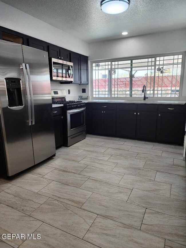 Building Photo - 3317 Wayside St