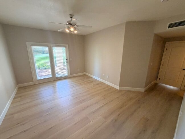 Building Photo - 1st Floor Condo in Guard Gated Painted Desert 2 bed/ 2 bath
