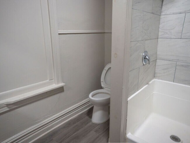 Building Photo - Spacious 4-Bedroom Home Near Kutztown University – Prime Downtown Location