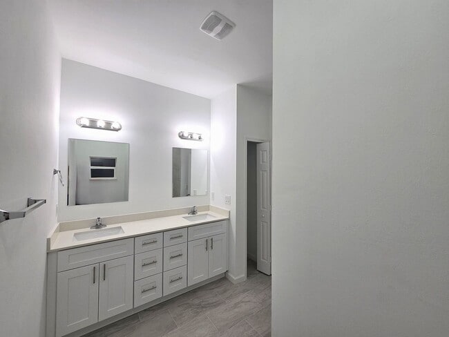 Building Photo - BRAND NEW 4/2/2-SOUTH LEHIGH ACRES