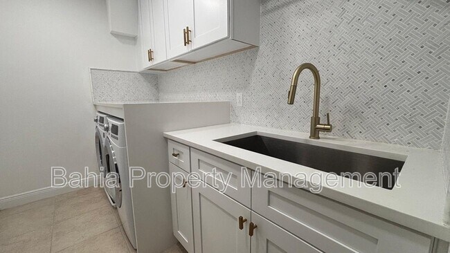 Building Photo - 14289 Lake Preserve Blvd