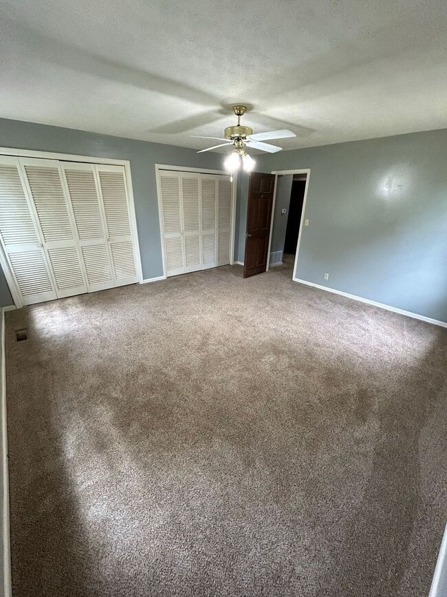 Building Photo - Rare Find in Carrollton!