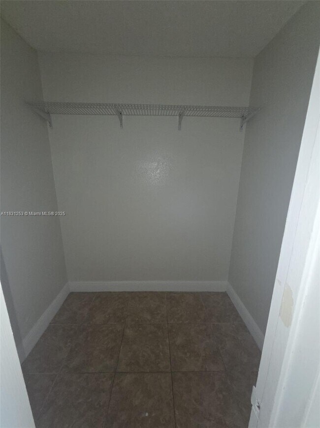Building Photo - 575 W 69th St