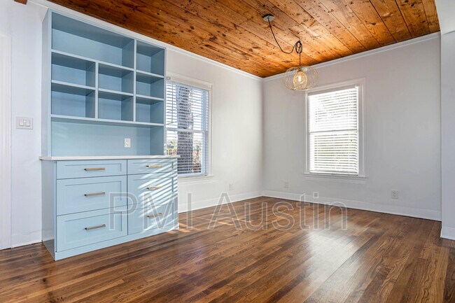 Building Photo - 2003 Newning Ave