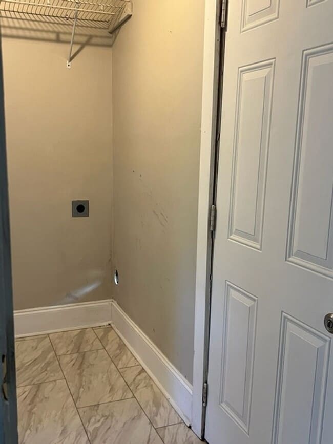 Building Photo - Adorable 3 Bedroom/2 Bath Home located in ...