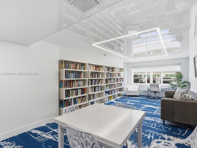 Building Photo - 340 Sunset Dr