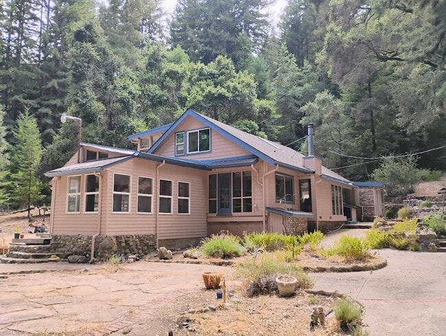Primary Photo - 900 Harmon Gulch Rd