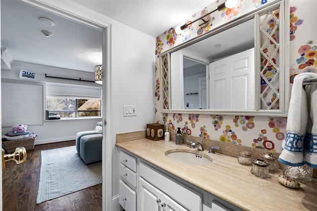 Building Photo - 4242 Lomo Alto Dr