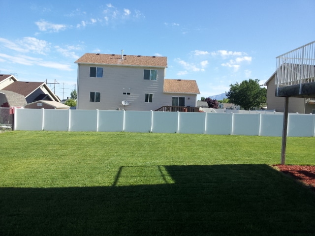 Building Photo - Beautiful home with 2 car garage