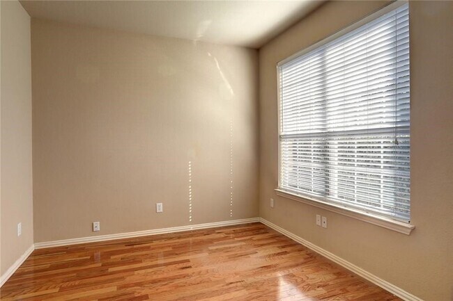 Building Photo - 13393 Mondovi Dr