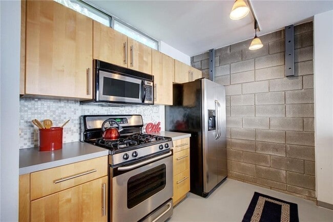 Building Photo - 4801 S Congress Ave