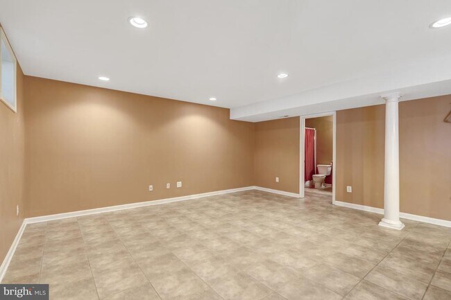 Building Photo - 6001 Alderdale Pl