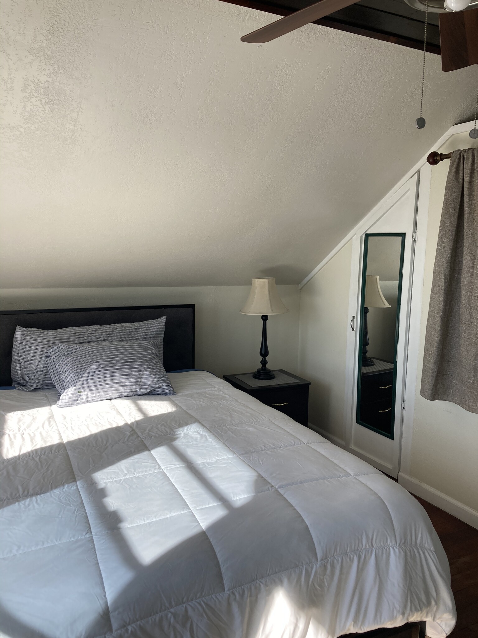 Building Photo - 1044 23rd St