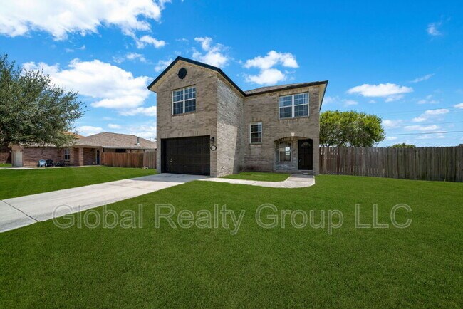 Building Photo - 215 Chisholm Trail