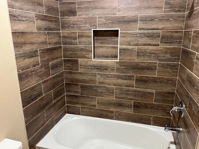 Building Photo - Cedar Chase - 3 Bedroom available August 2...
