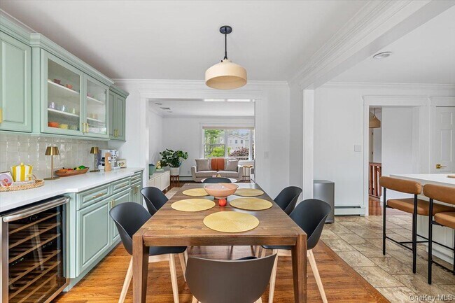 Building Photo - 13 Colonial Ln