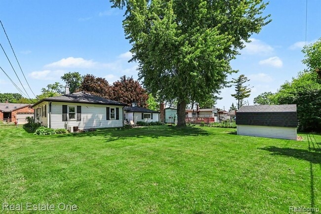 Building Photo - 1064 Woodslee Ave