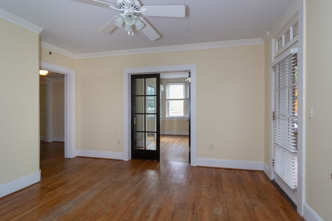 Building Photo - The Senate Club - 2 bedroom/2 bath **** MO...