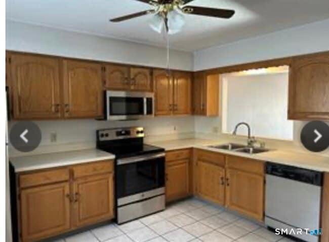 Building Photo - 329 Scott Rd