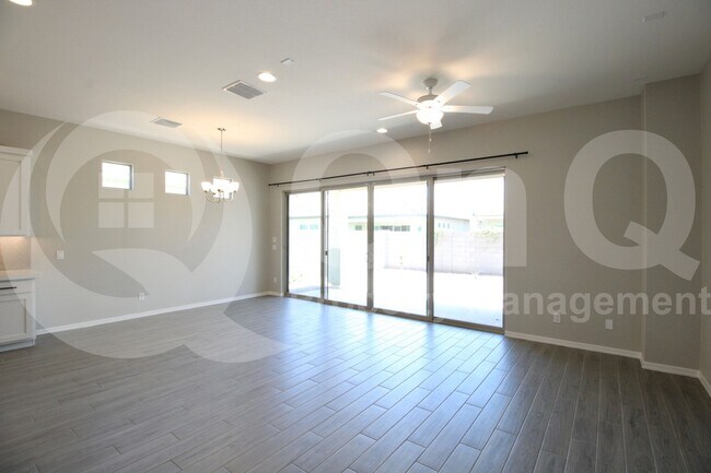 Building Photo - 4245 E Bernice St