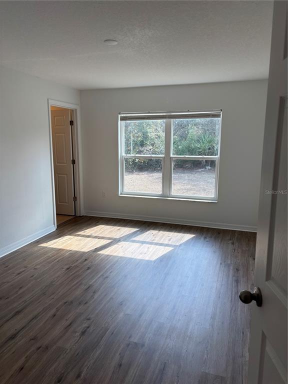 Building Photo - 6 Wood Amber Ln