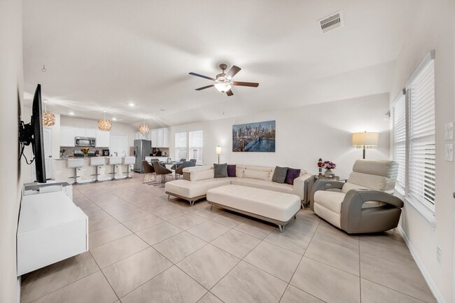 Building Photo - 20267 Creekdale Bend Dr