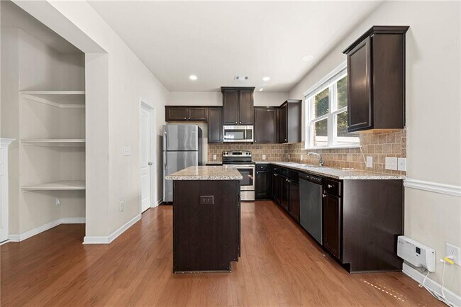 Building Photo - 2365 Bellyard Dr