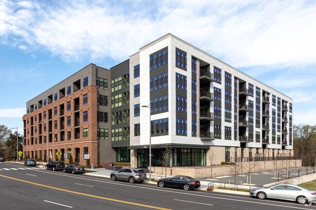 The Bexley Condominiums - 1761 Old Meadow Rd Tysons VA 22102 ...