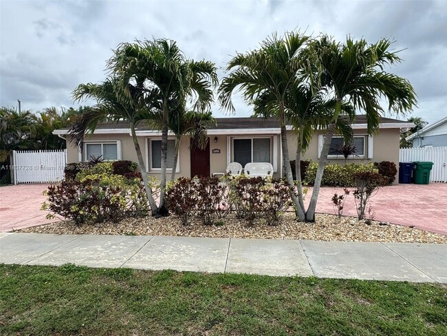 Building Photo - 2405 SW 129th Ct